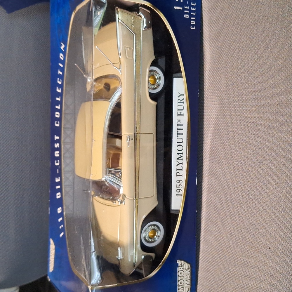 1958 Plymouth Fury 1:18 Die-cast Collectible